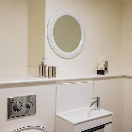 Bv Basement Navy Diamond Suites Apt Lägenhet *