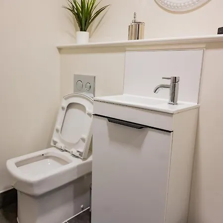 Bv Basement Navy Diamond Suites Apt Lägenhet Bradford (West Yorkshire)
