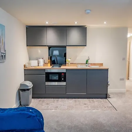 Bv Basement Navy Diamond Suites Apt *