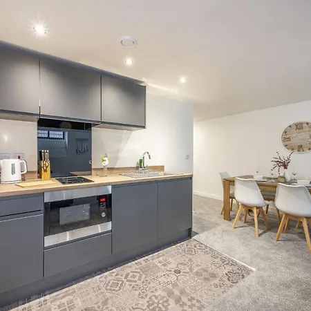 Bv Basement Navy Diamond Suites Apt Lägenhet Bradford (West Yorkshire)