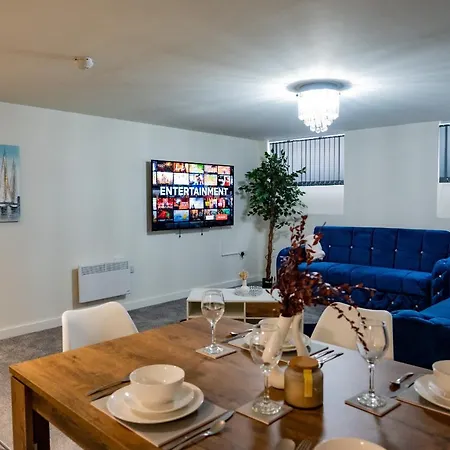 Bv Basement Navy Diamond Suites Apt Apartment *